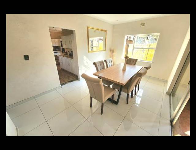 4 BEDROOM HOUSE FOR SALE IN GLENVISTA